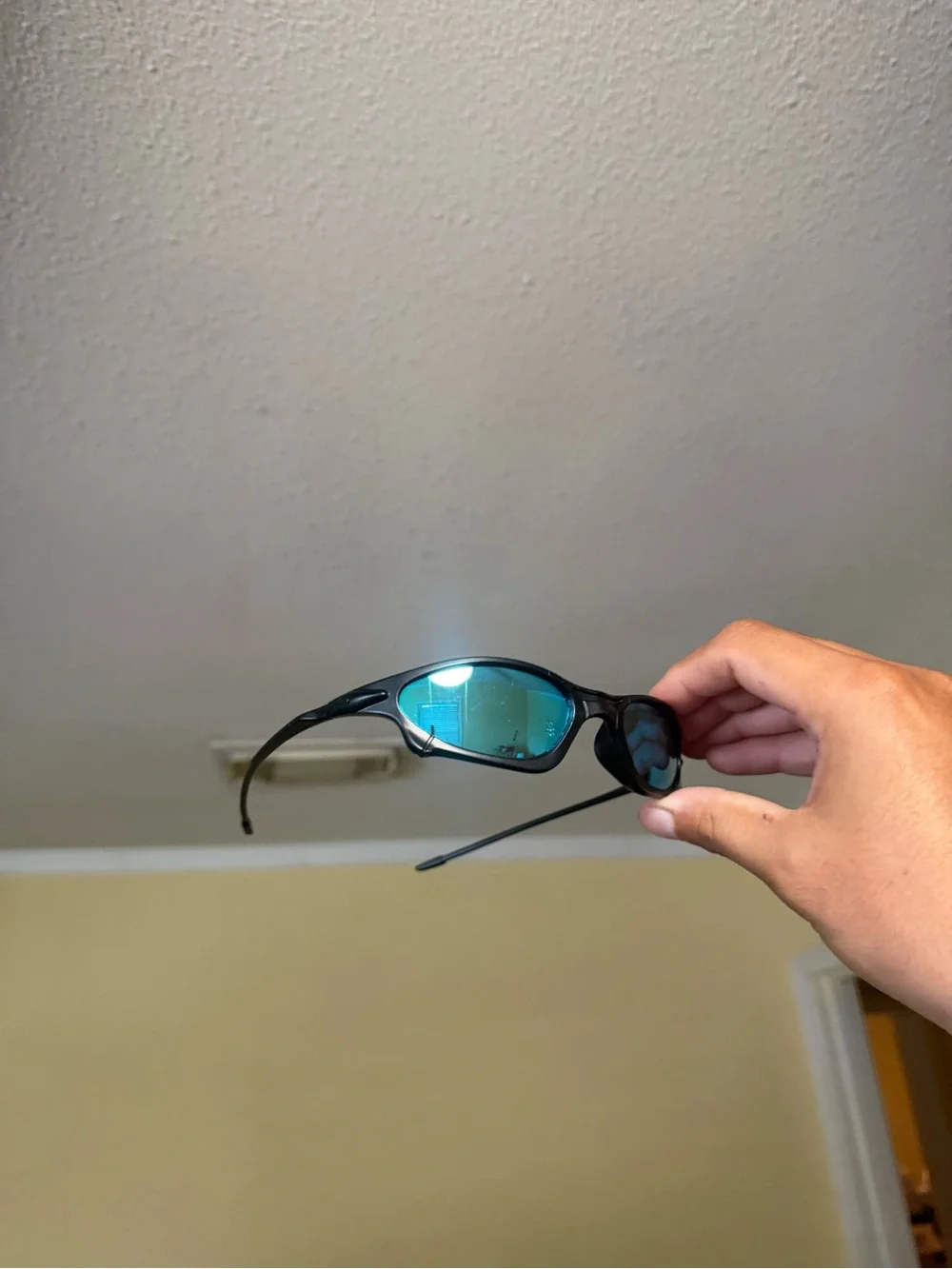Black Frame Blue Mirrored Lens Women's Sunglasses Oakley
